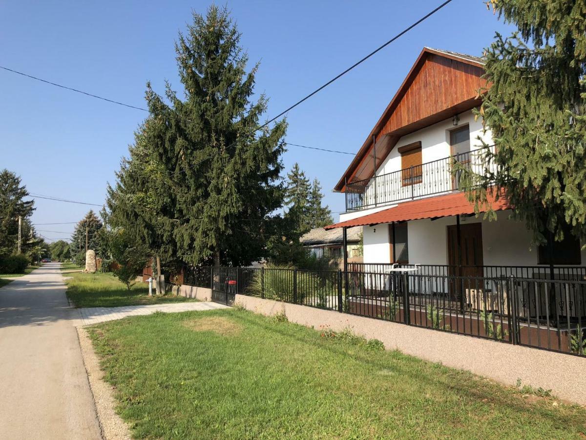 Starlight Apartment Mezőkövesd 外观 照片